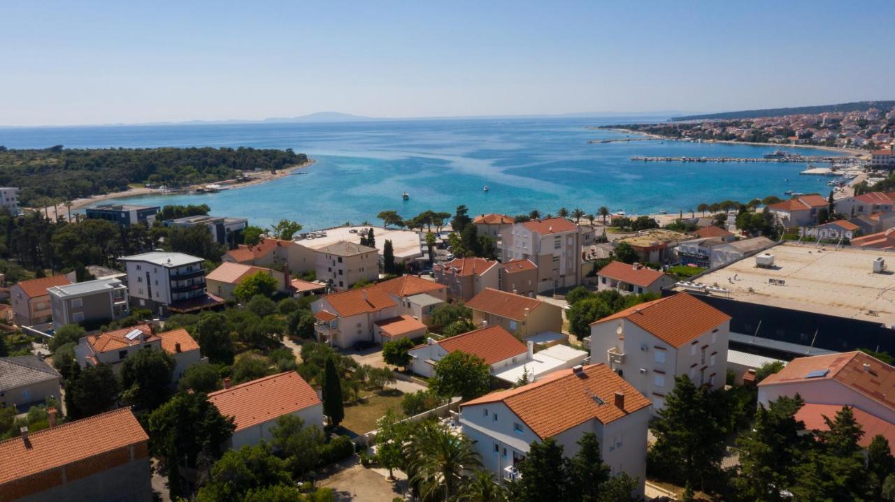 Pool Apartments Galeb نوفاليا المظهر الخارجي الصورة