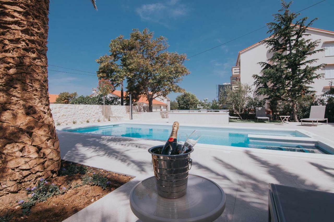 Pool Apartments Galeb نوفاليا المظهر الخارجي الصورة